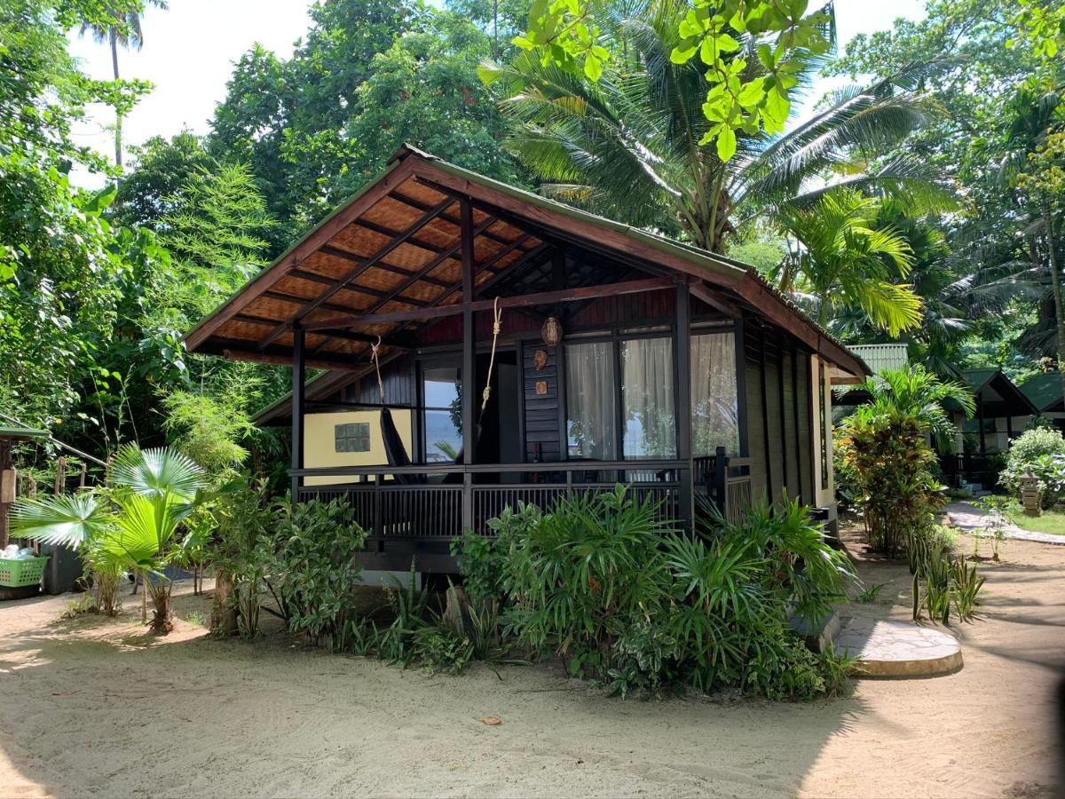 The Village Bunaken Exteriör bild