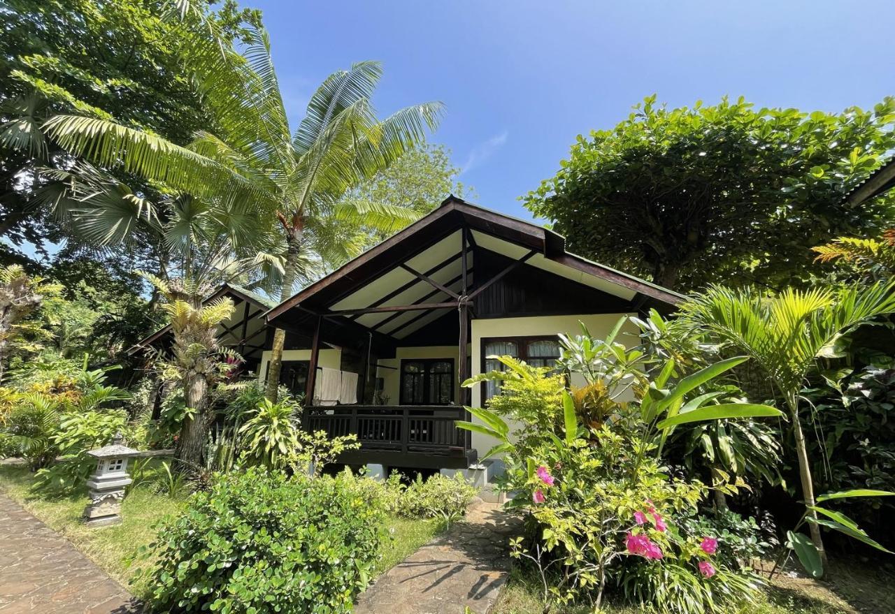 The Village Bunaken Exteriör bild