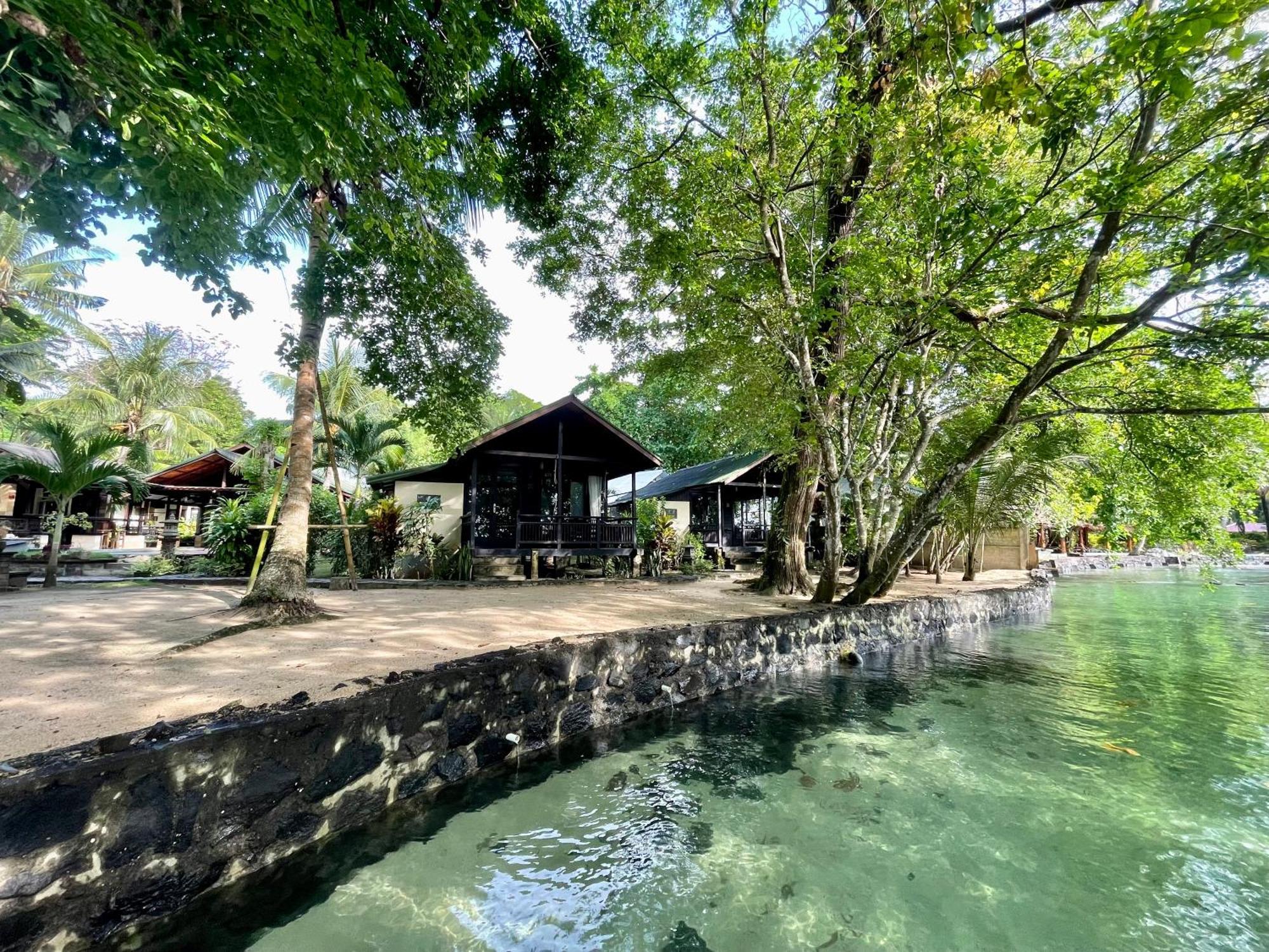 The Village Bunaken Exteriör bild