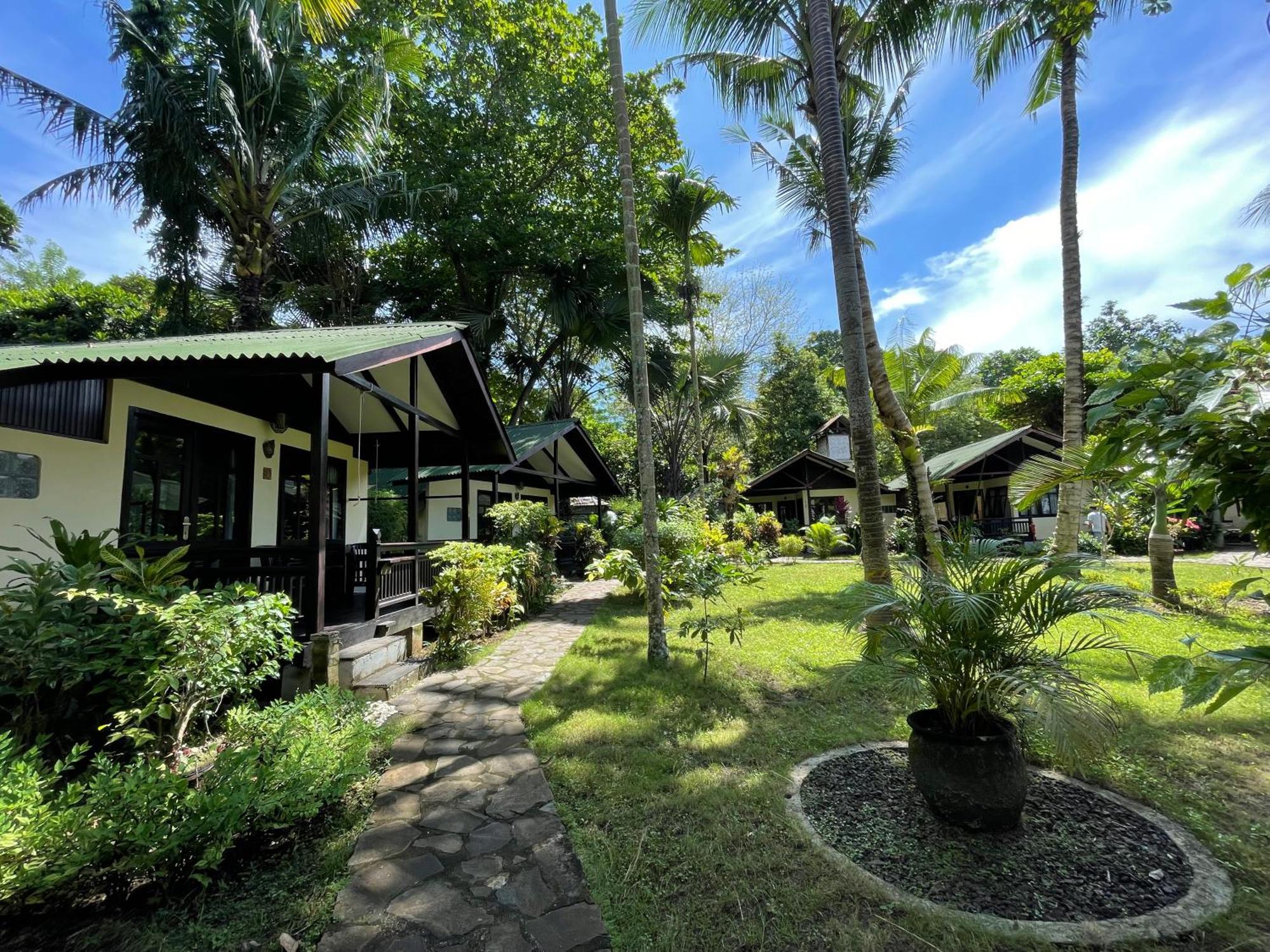 The Village Bunaken Exteriör bild